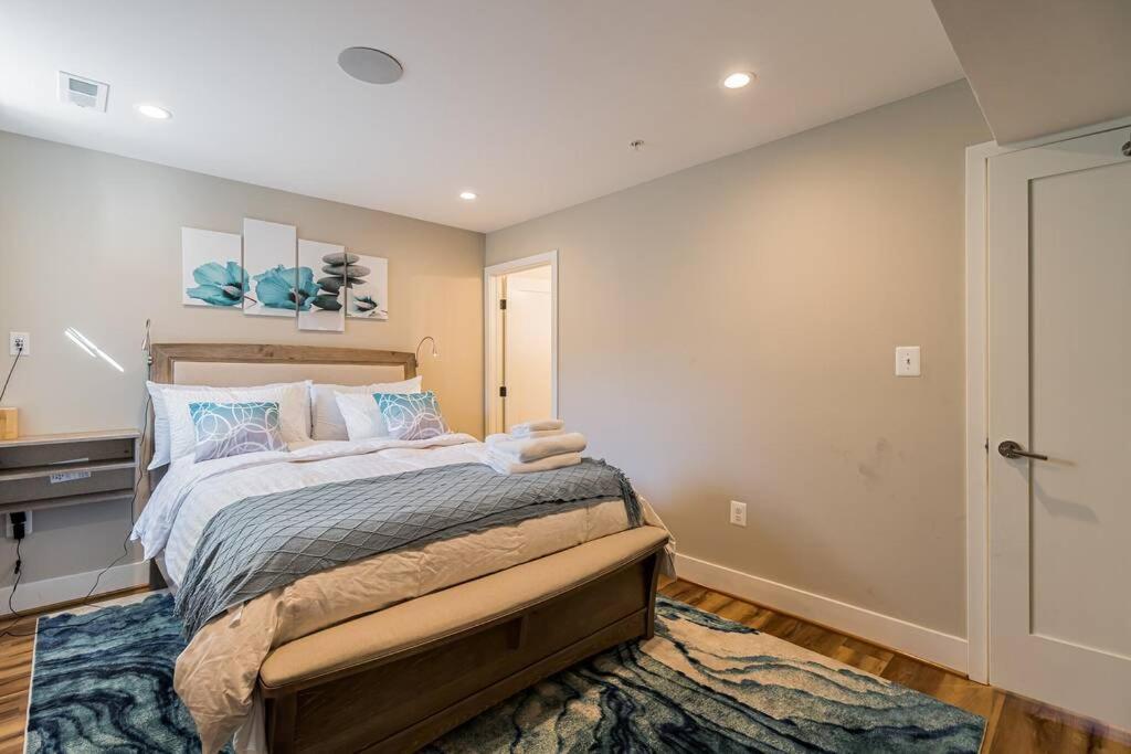 Bougainvillea Dc 2 Bedrooms 2 Bathrooms Plus Den With Twin Sofa Bed And Queen Sofa Bed In Living Room Washington Exterior foto
